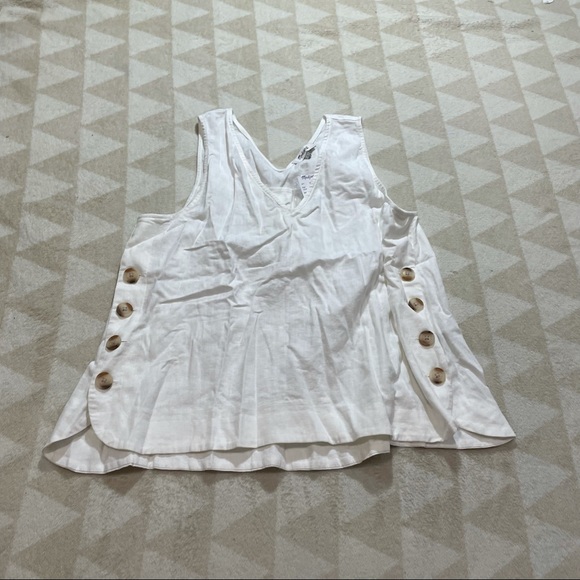 Madewell linen blend side button tank top - Picture 3 of 6